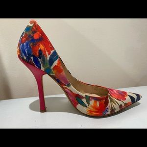 Guess Floral Heels - size 8